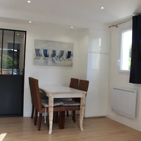 De Standing Avec Piscine Apartmán *