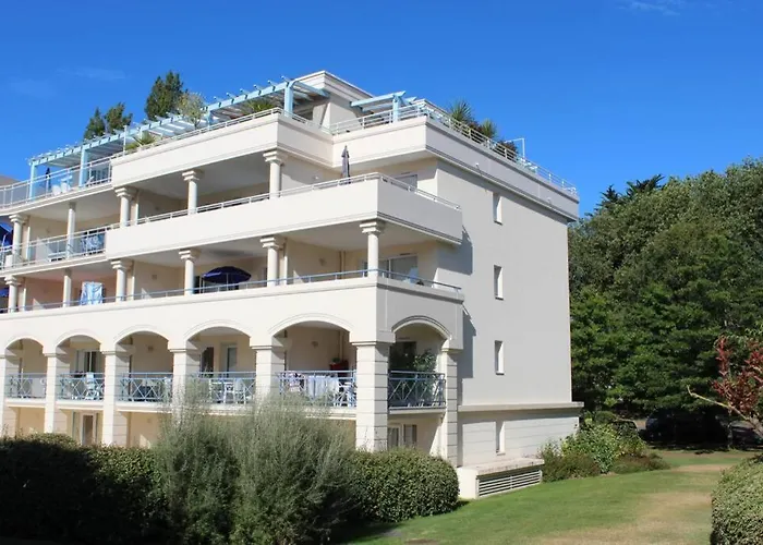 De Standing Avec Piscine *